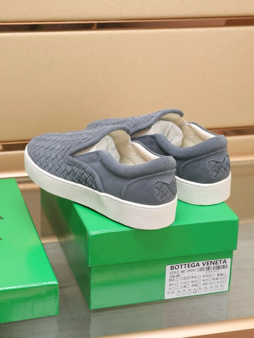 Men's men's shoes 💰Men's shoes 💰440💰🔥[BV] series of top purchasing agents 🔍Imported first-layer cowhide woven surface, cowhide foot pads lining environmentally friendly ♻️Does not fade, 💪Sole: Rubber combination original factory special original outsole ⚠Original and single goods 🔍🔍You can come in and out at will, welcome to compare ⚠Number of sizes: 38-44